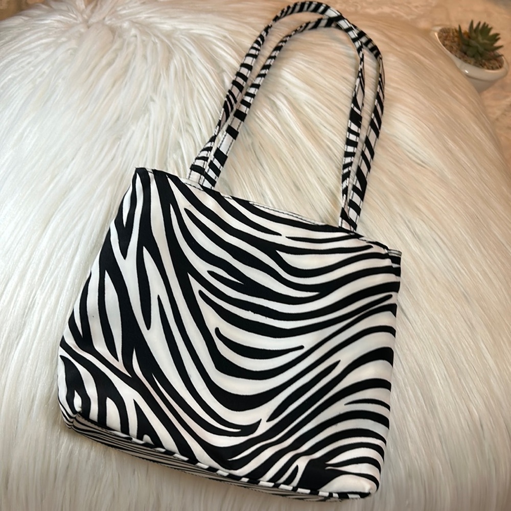 Chic Zebra Print Tote Bag - Perfect for Everyday Style - EUC